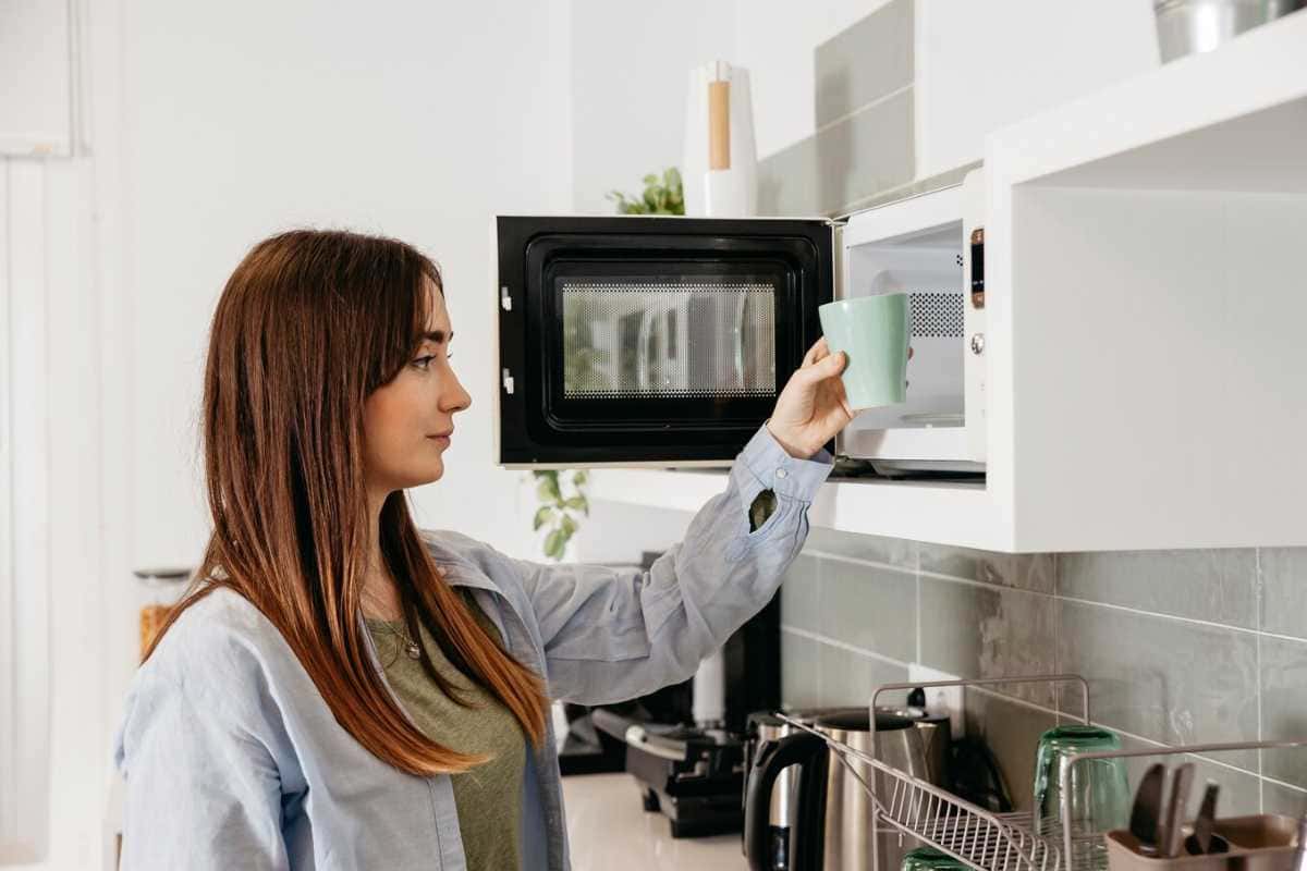 Micro-ondas e a alimentação infantil: como usá-lo de forma segura e saudável