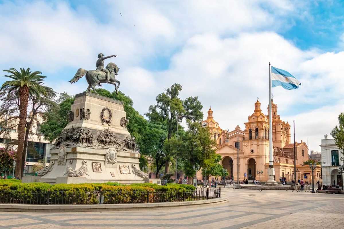 Argentina se torna destino atrativo para profissionais autônomos com novas regras do Monotributo