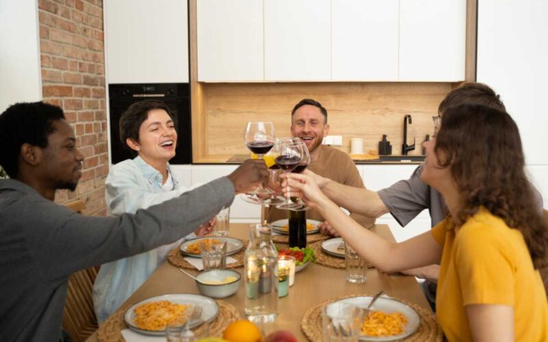 Como montar o cardápio ideal para receber os amigos em casa